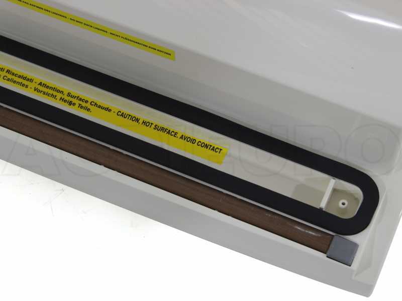 9340 N Salvaspesa White Vacuum Sealer Machine 32cm Reber for Food  Preservation With Patented Energy Saving System