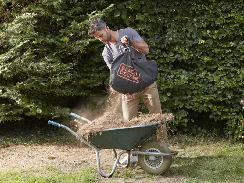 https://www.agrieuro.co.uk/share/media/images/products/insertions-h-normal/25731/black-decker-bcblv3625l1-battery-powered-leaf-blower-garden-vacuum-shredder-36-v-black-decker-bcblv3625l1-leaf-blower-garden-vacuum-shredder--25731_0_1603960264_IMG_5f9a7dc838718.jpg