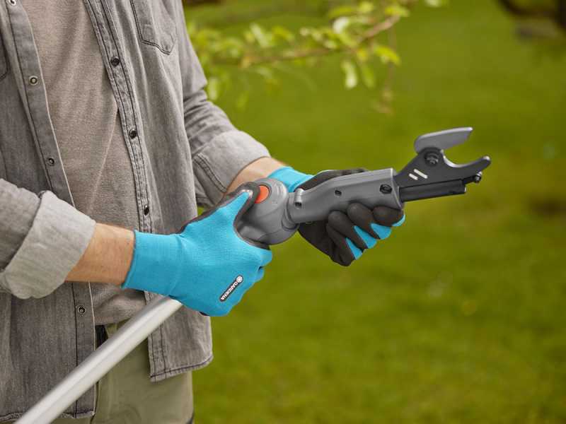 GARDENA HighCut 250/18V solo Battery-Powered Pruning Shears on Extension Pole - BATTERY AND BATTERY CHARGER NOT INCLUDED
