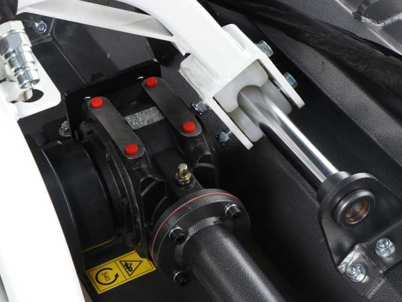 BlackStone BP-CD 160 - Tractor-mounted flail mower - Heavy series - Hydraulic shift