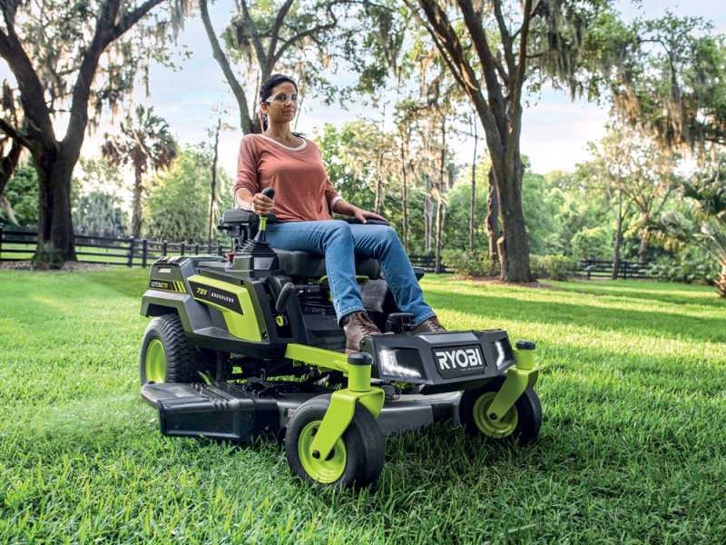 Ryobi ZTRX107 - Battery-Powered Zero Turn Riding-On Mower - 72V/20Ah - 107cm cutting - 2in1