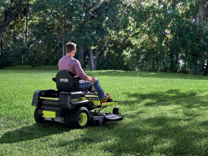 Ryobi ZTRX137 - Battery-Powered Zero Turn Riding-On Mower - 72V/20Ah - 107cm cutting - 2in1