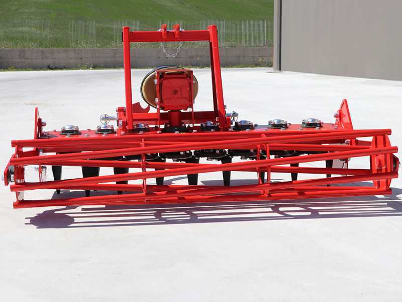 Heavy-duty RO 136 Power Harrow - 136 cm working width - 16 blades - light size - Counterclockwise PTO (left-hand rotation)