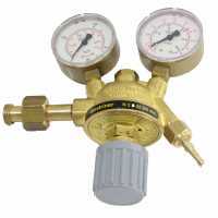Pressure regulator provided with 2 pressure gauges